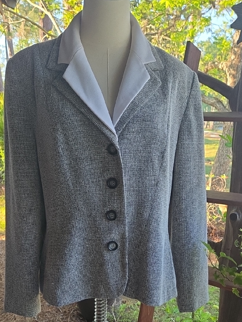 Sag Harbor Detachable Collar Black And White Blazer Size 14